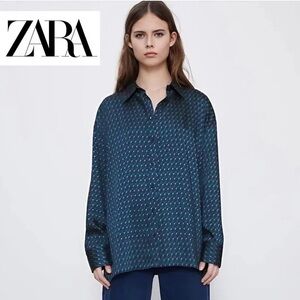 Zara Women's Blue and Green Satin Blouse